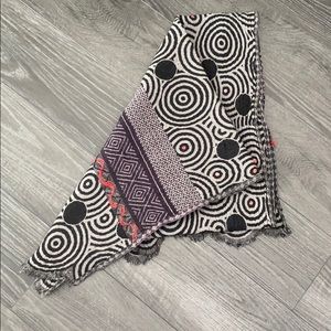 Women’s Scarf/Shaw